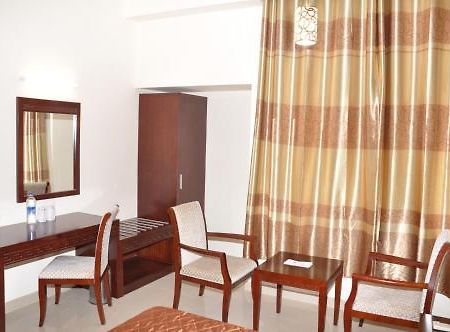 Alps Residency Hotel Krishnagiri Room photo