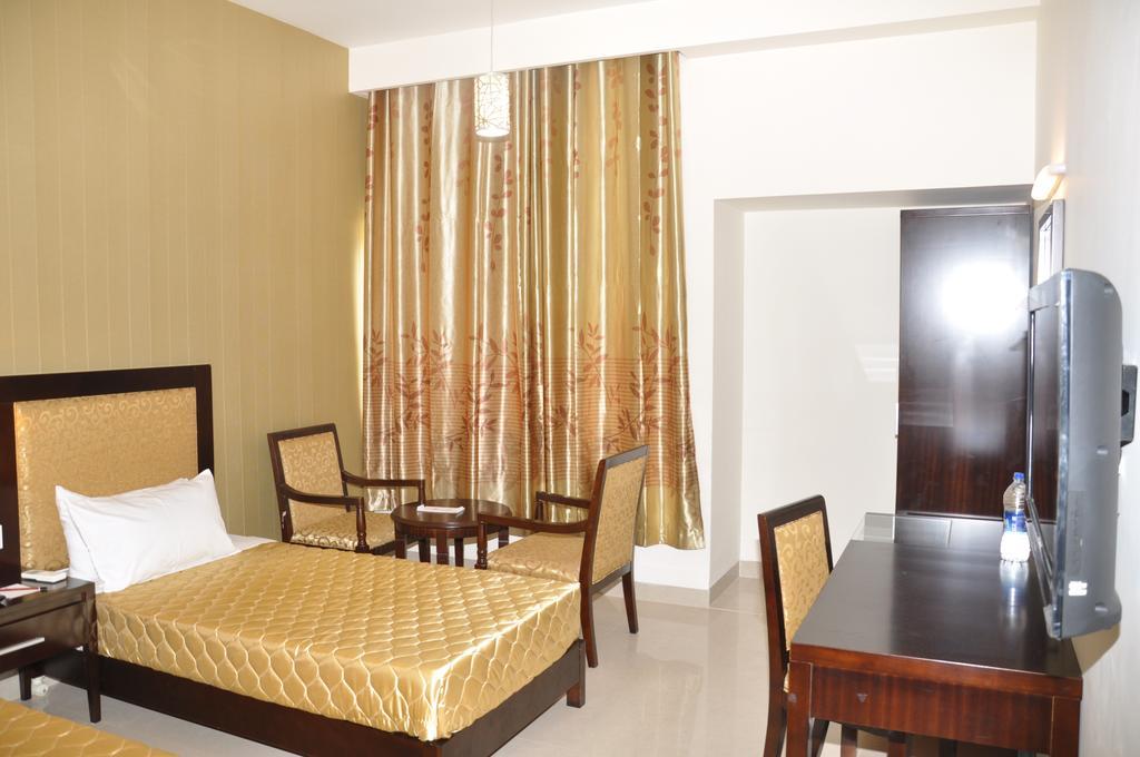 Alps Residency Hotel Krishnagiri Exterior photo