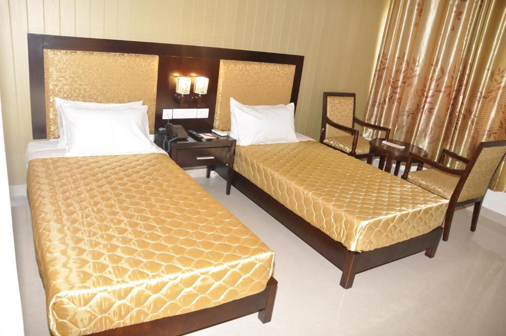 Alps Residency Hotel Krishnagiri Room photo